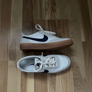 Nike White and Dark Blue Sneakers with Gum Sole